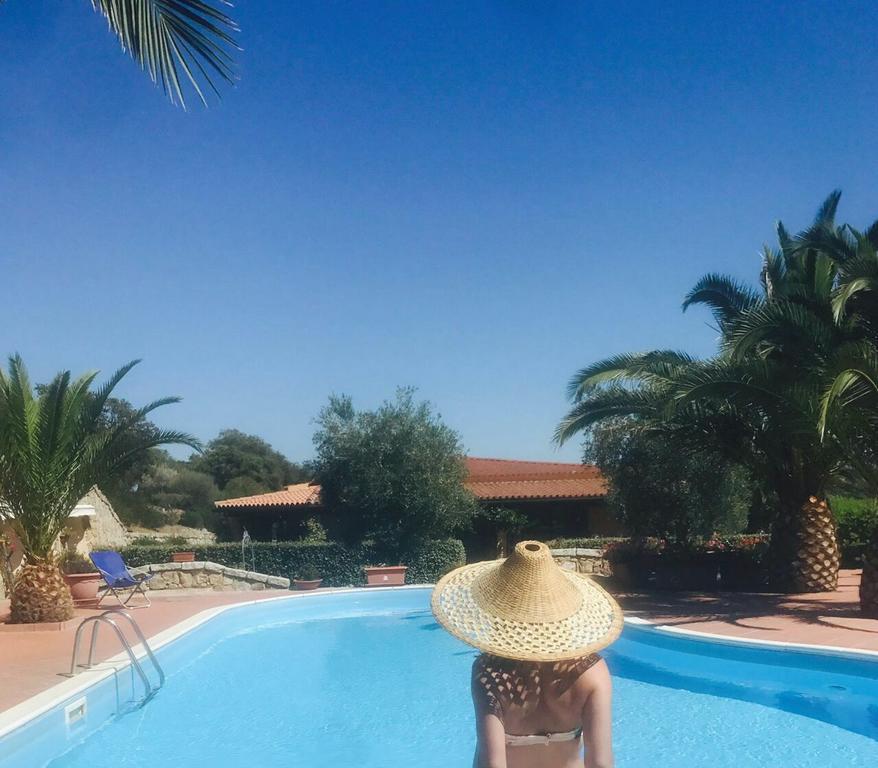 Residence Villa Smeralda Telti Экстерьер фото