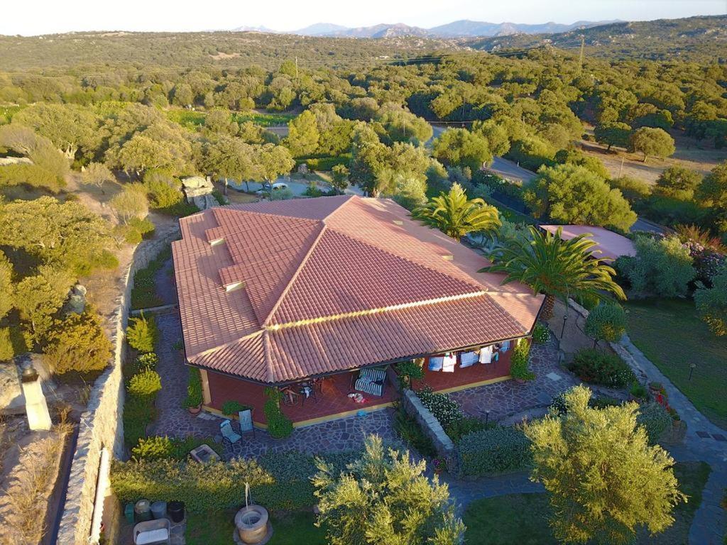 Residence Villa Smeralda Telti Экстерьер фото